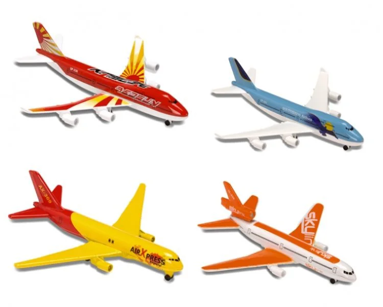 Jucarie Majorette Avion de pasageri din metal, 13 cm