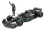 Модель автомобиля Bburago Mercedes-AMG F1 W14 E Performance с фигуркой, 1:24 foto