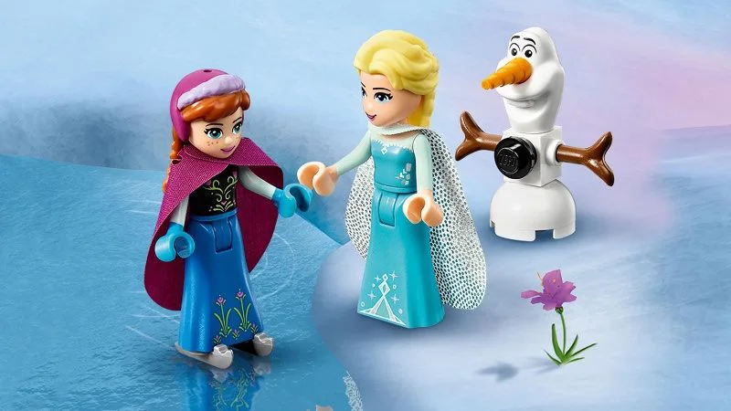 LEGO Disney Princess - Elsa's Sparkling Ice Castle foto