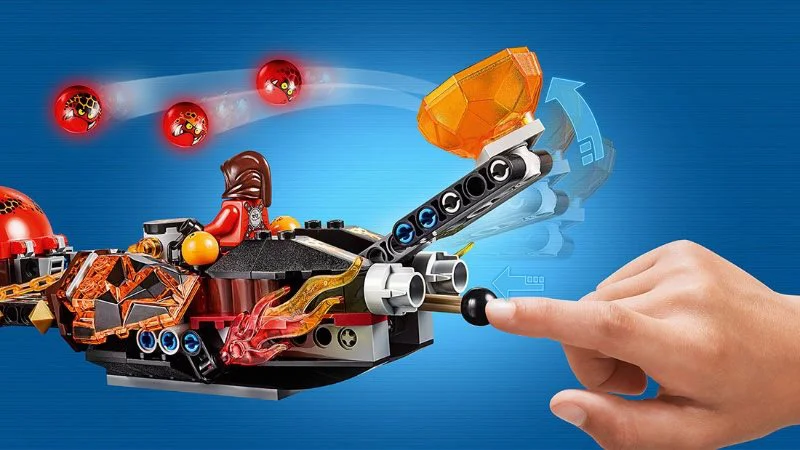 LEGO Nexo Knights - Beast Master's Chaos Chariot foto