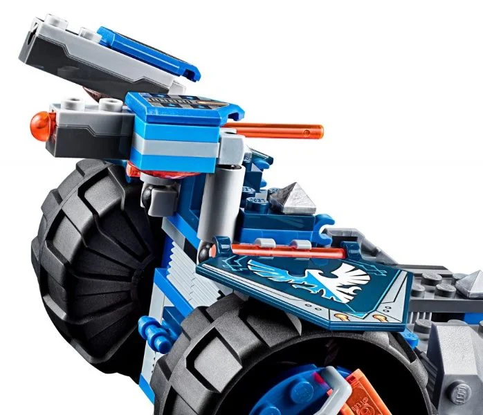 LEGO Nexo Knights - Clay's Rumble Blade foto