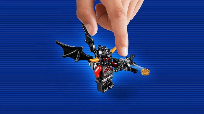 LEGO Nexo Knights - Aaron Fox's Aero-Striker V2 foto