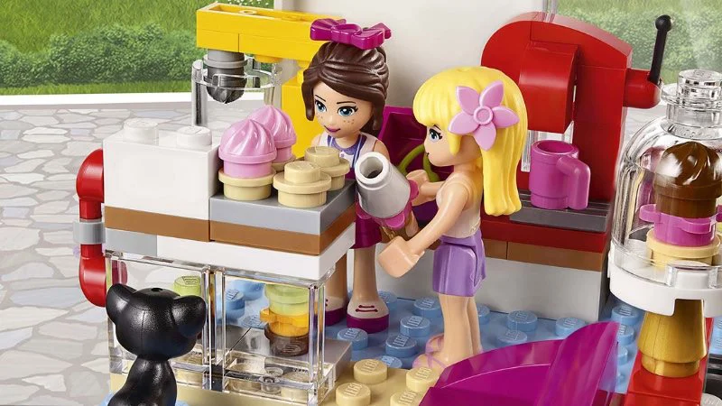 LEGO Friends - Heartlake Cupcake Café foto