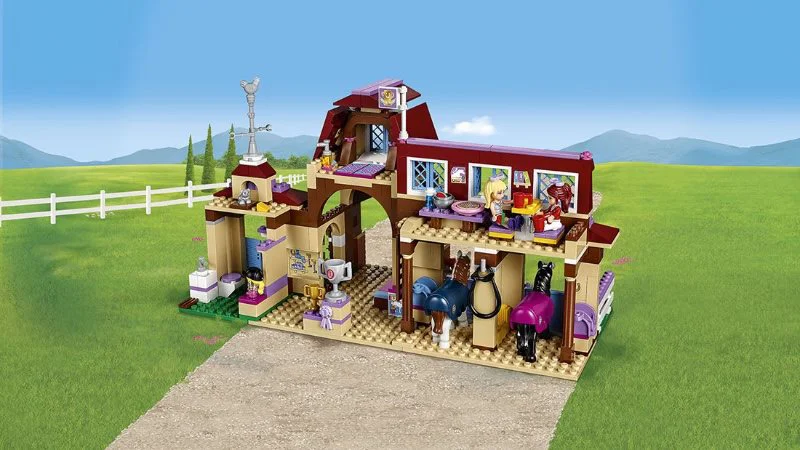 LEGO Friends - Heartlake Riding Club foto