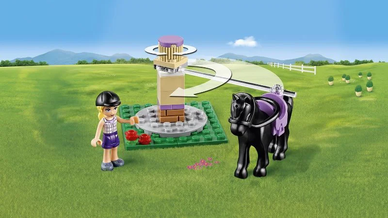 LEGO Friends - Heartlake Riding Club foto