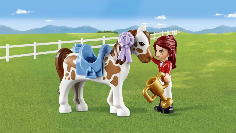 LEGO Friends - Heartlake Riding Club foto