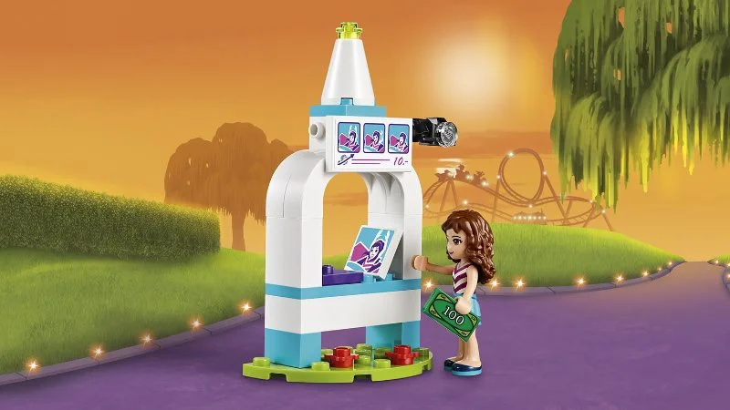 LEGO Friends - Amusement Park Space Ride foto