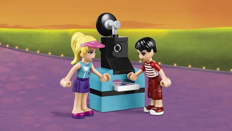 LEGO Friends - Фургон с хот догами foto