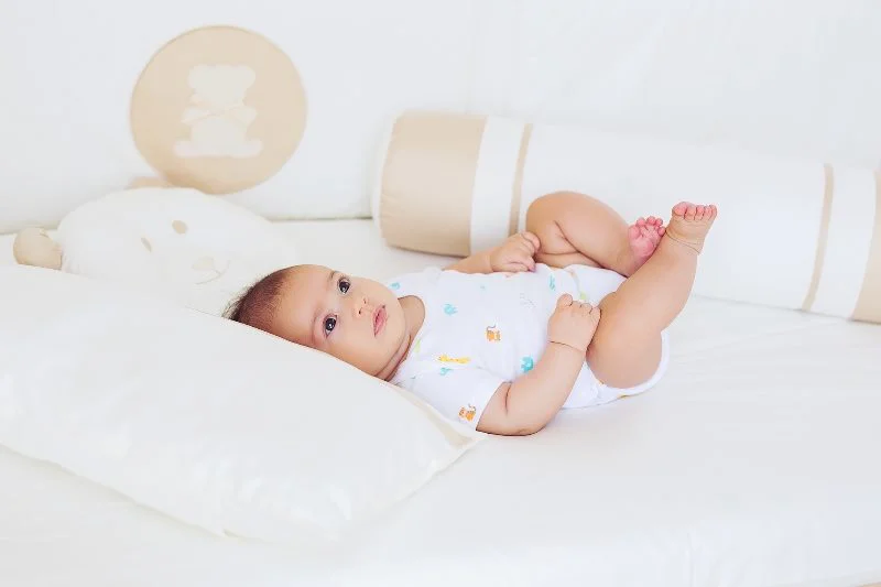Ортопедическая подушка Specialbaby Мишка Ivory foto