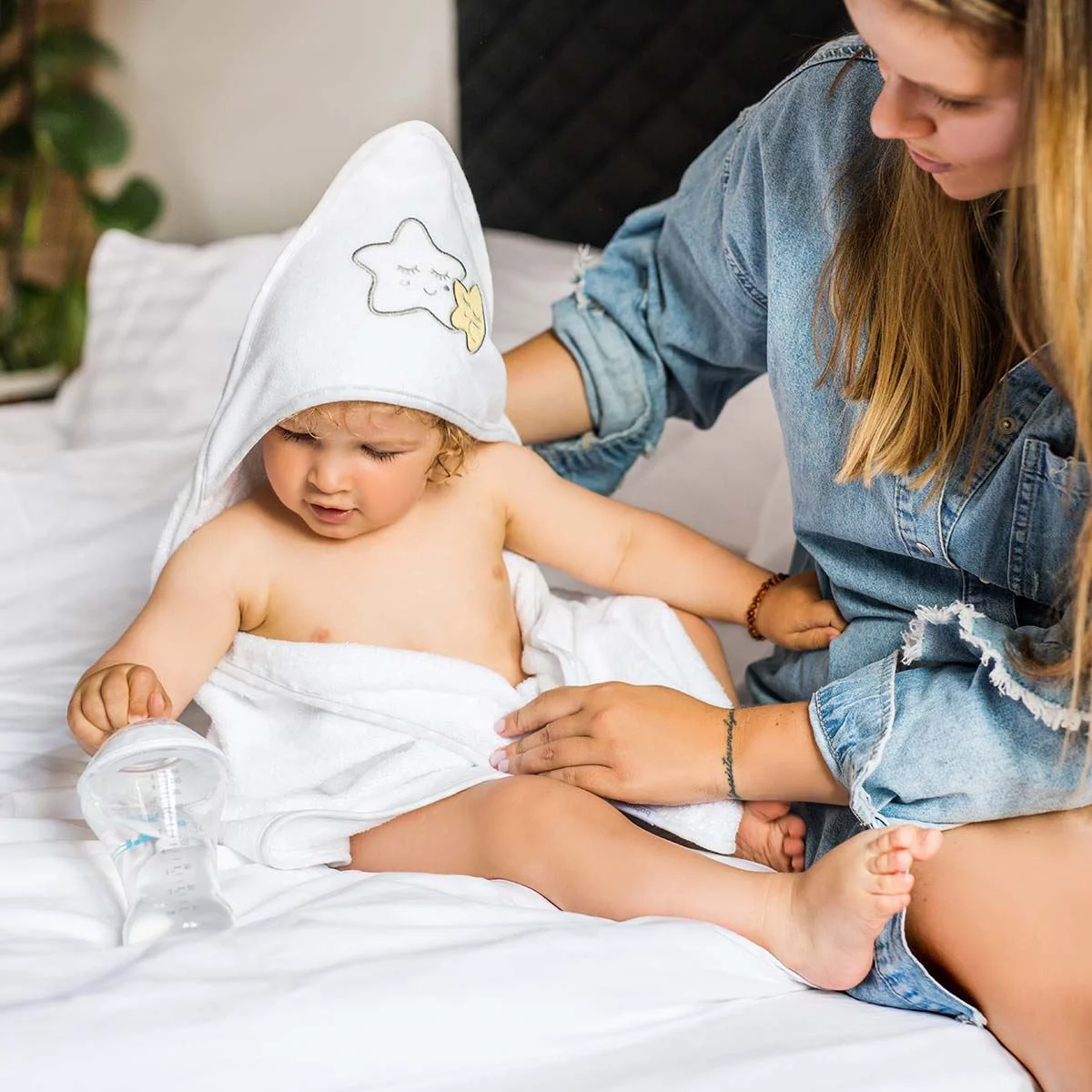 Банное полотенце для купанияс капюшоном BabyOno Белое, 85*85 см foto