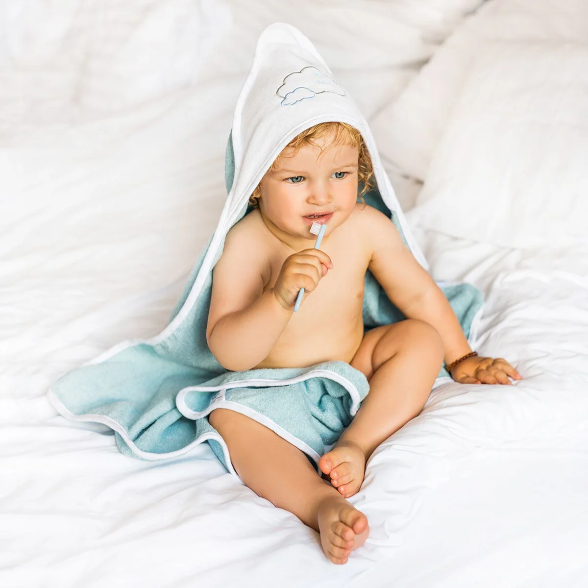 Банное полотенце для купания с капюшоном BabyOno синий, 85*85 см foto