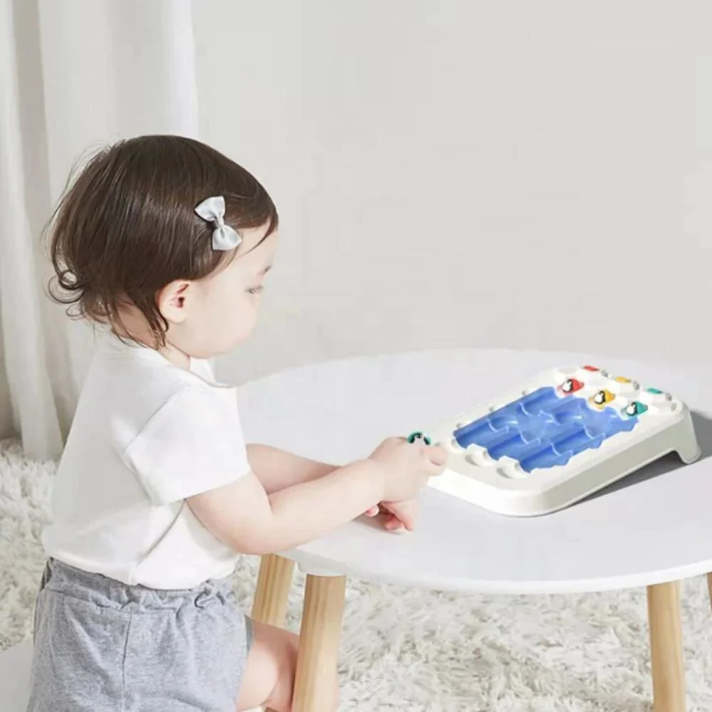 Настольная игра Hola Toys Приключения пингвина foto