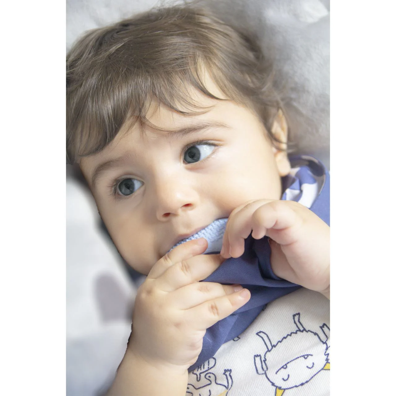 Baveta tip bandana cu jucarie dentitie BabyJem Albastra foto