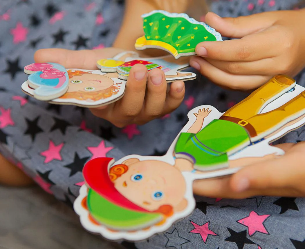 Joc magnetic Vladi Toys Imbraca Copiii Stilati