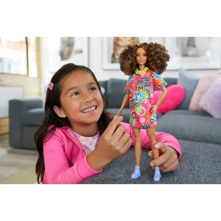 Papusa Barbie Fashionista, cu accesorii foto
