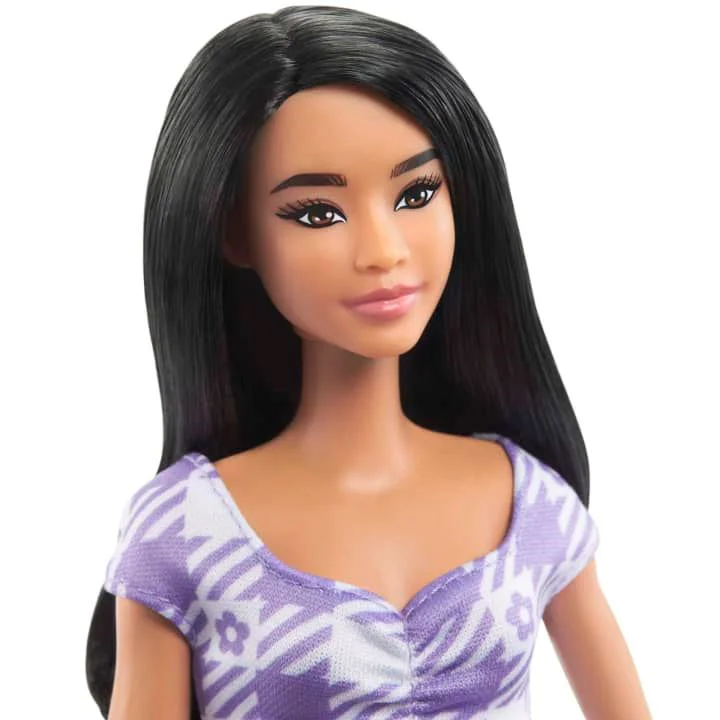 Papusa Barbie Fashionista cu par negru