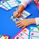 Joc educativ Vladi Toys Scrie si sterge cu marker, Primele cuvinte in engleza