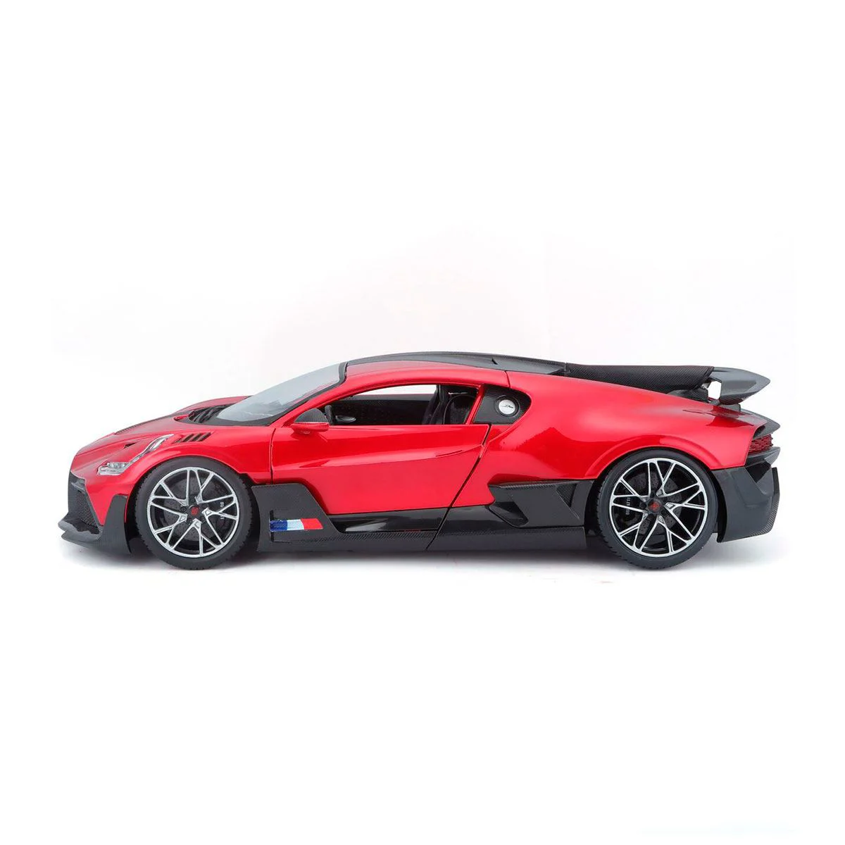 Masina Bburago Bugatti Divo, rosu metalic, 1:18