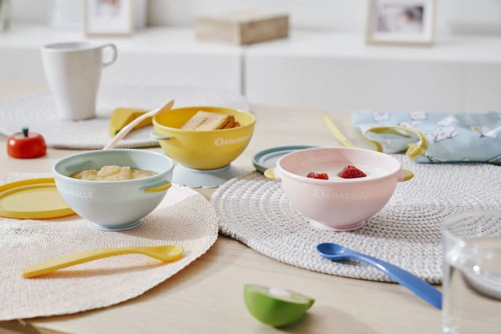 Set 3 boluri colorate pentru mancare Badabulle cu suport inclus foto