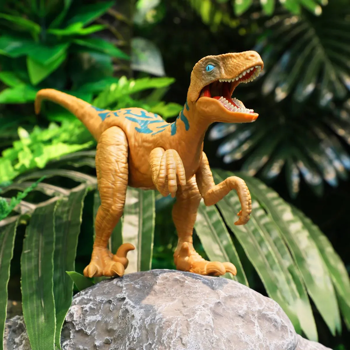 Интерактивная игрушка Dinos Unleashed Велоцираптор