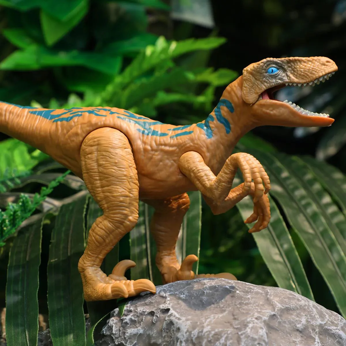Интерактивная игрушка Dinos Unleashed Велоцираптор