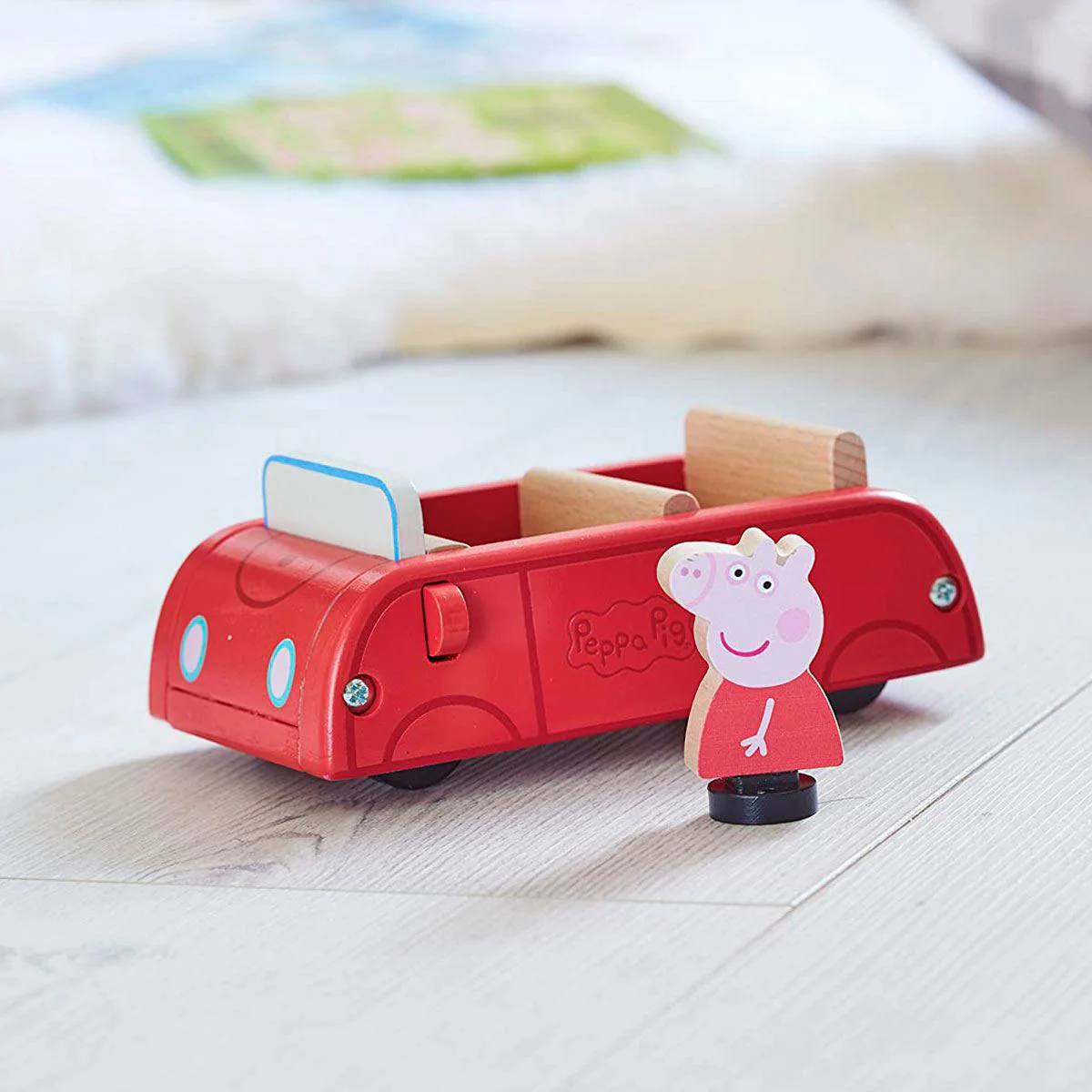 Деревянный игровой набор Peppa Pig Машинка и фигурка