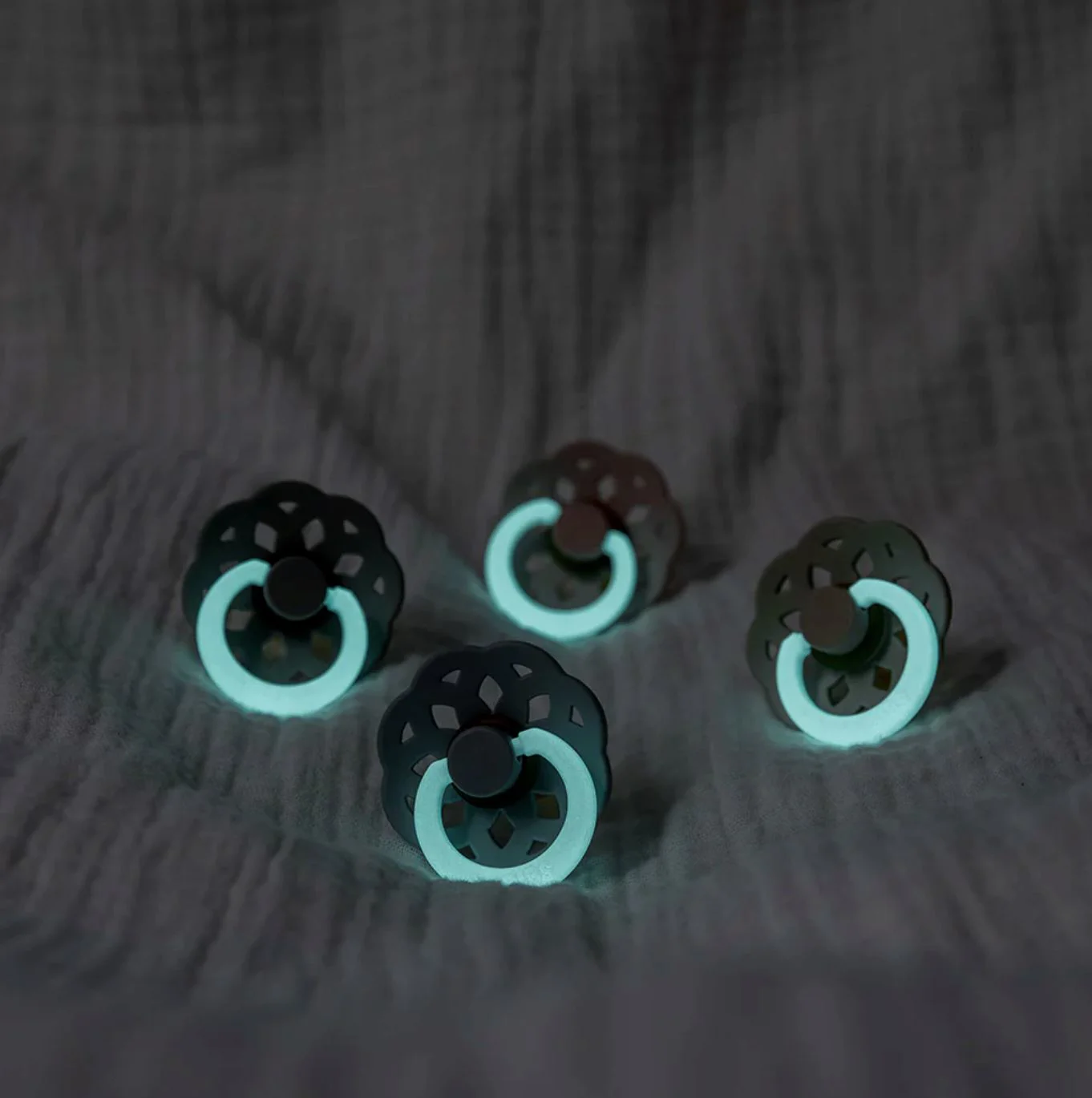 Набор из 2 круглых латексных пустышек BIBS Boheme Glow Sage/Cloud (6-18 мес.) foto