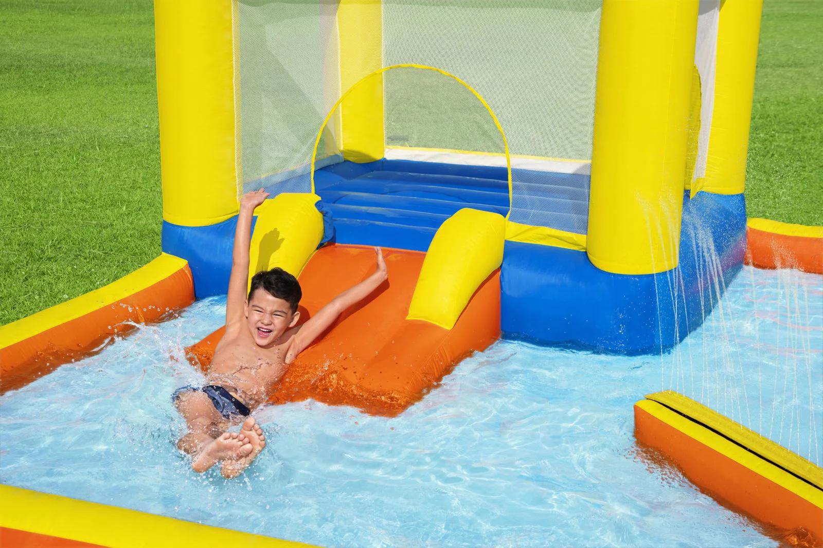 Надувной игровой центр Bestway Beach Bounce 365х340х152 см