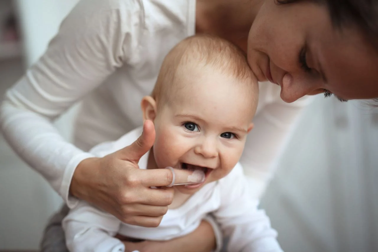 Зубная щетка BabyJem с наперстком foto