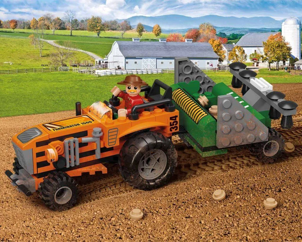 Set de constructie Blocki MyFarm Tractor cu semanatoare, 143 el.