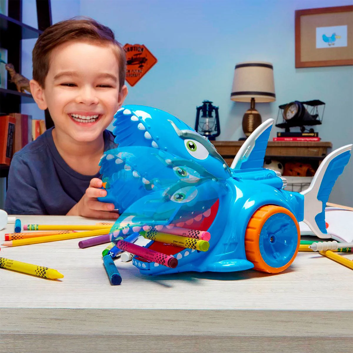 Jucarie interactiva Little Tikes Rechin cu RC Shark Strike