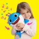Jucarie de plus muzicala Baby Shark Tata Bebelusului Rechin, 30cm foto