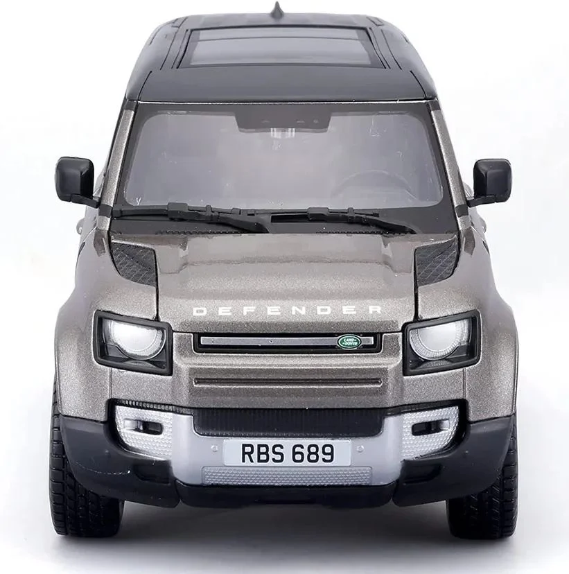 Машина Bburago Land Rover Defender 110 (1:24)