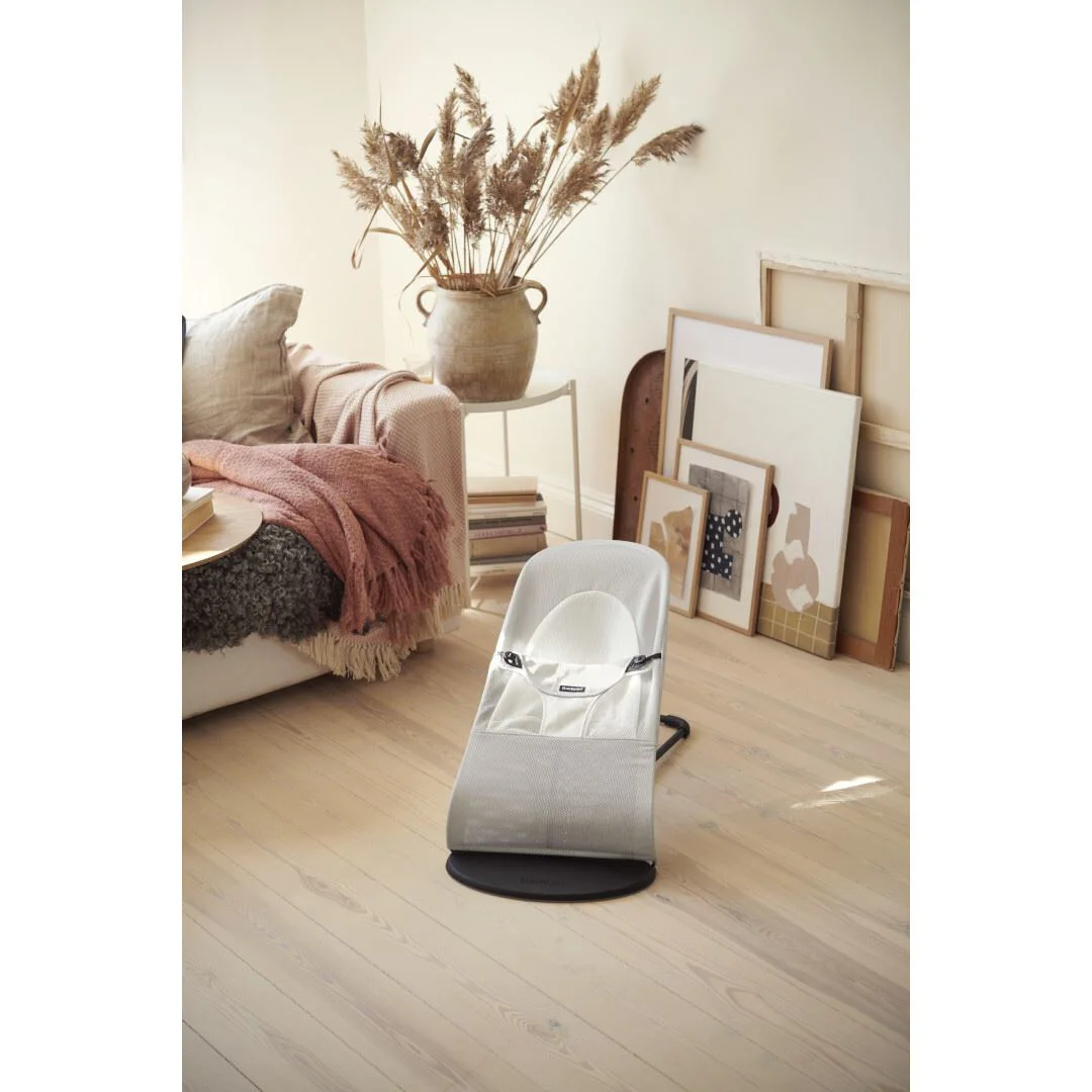 Кресло-шезлонг BabyBjorn Balance Silver White, Mesh