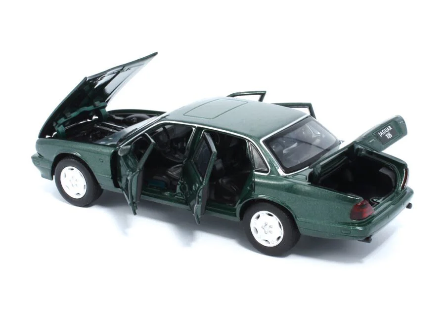 Macheta auto Tayumo Jaguar XJ6 Verde, 1:32 foto