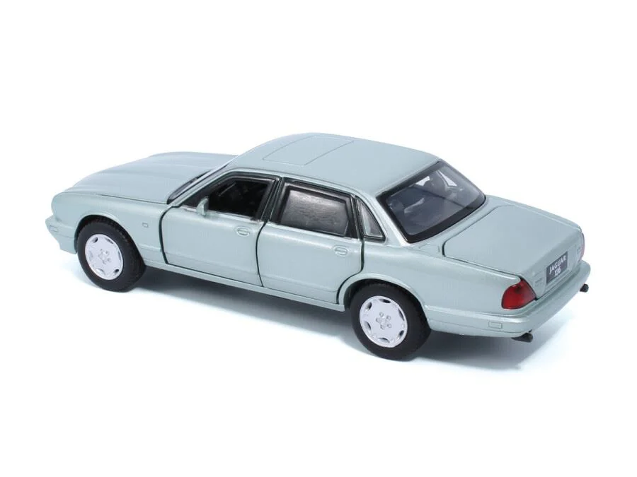 Macheta auto Tayumo Jaguar XJ6 Argintiu, 1:32 foto
