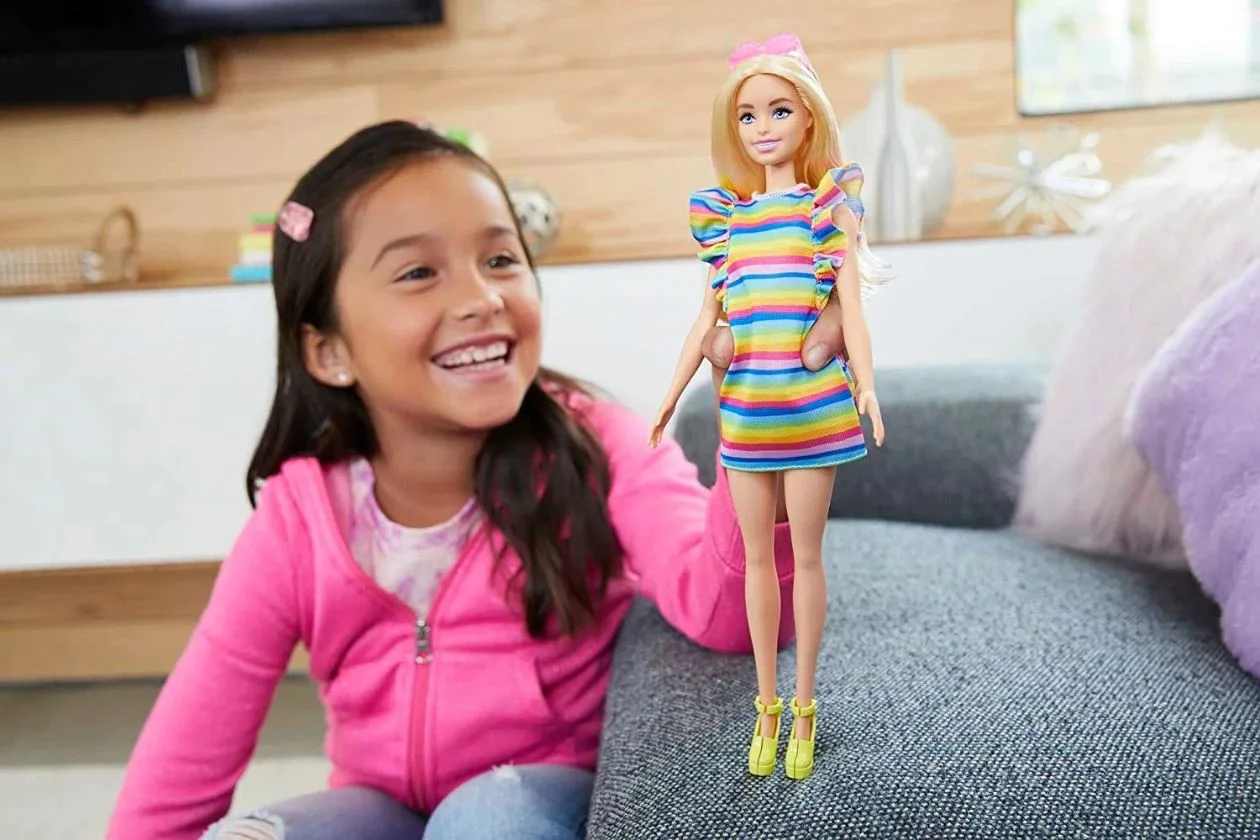 Papusa Barbie Fashionistas foto