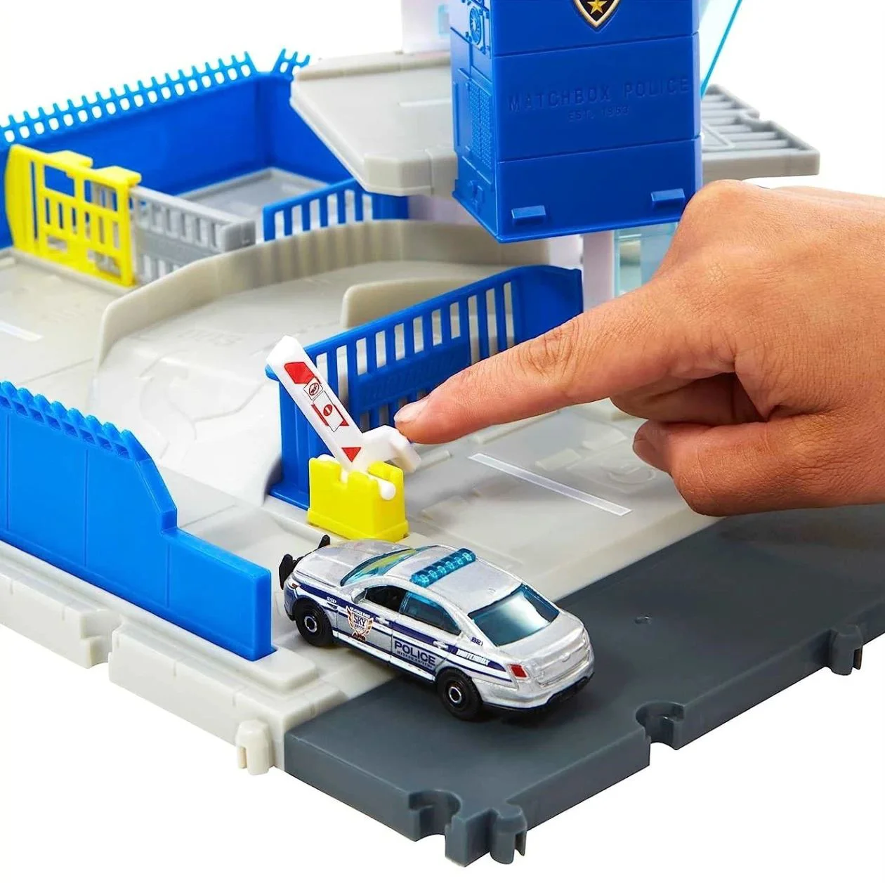 Игровой набор Hot Wheels Полицейская отправка