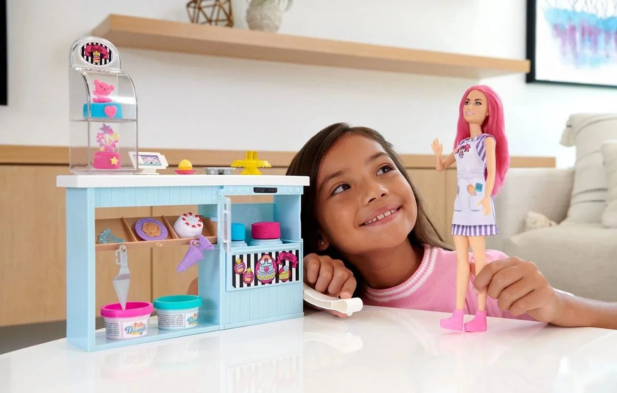 Papusa Barbie Patiser foto