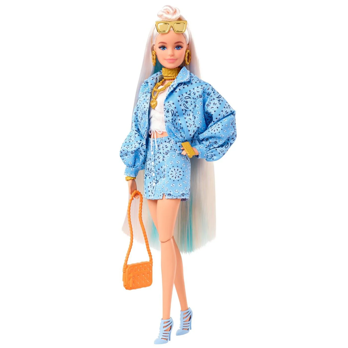 Papusa Barbie Extra in costum albastru foto