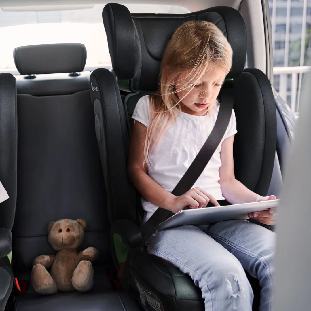 Scaun auto i-Size BabyGo SafeChild Black, 100-150 cm, certificat R129