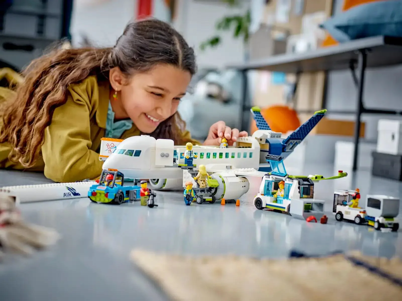 LEGO City - Пассажирский самолет, 913 деталей foto
