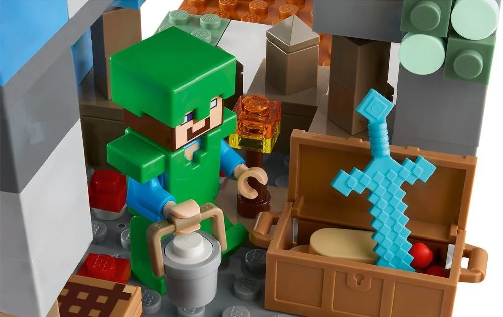 Конструктор Lego Minecraft Ледяные вершины, 304 эл. foto