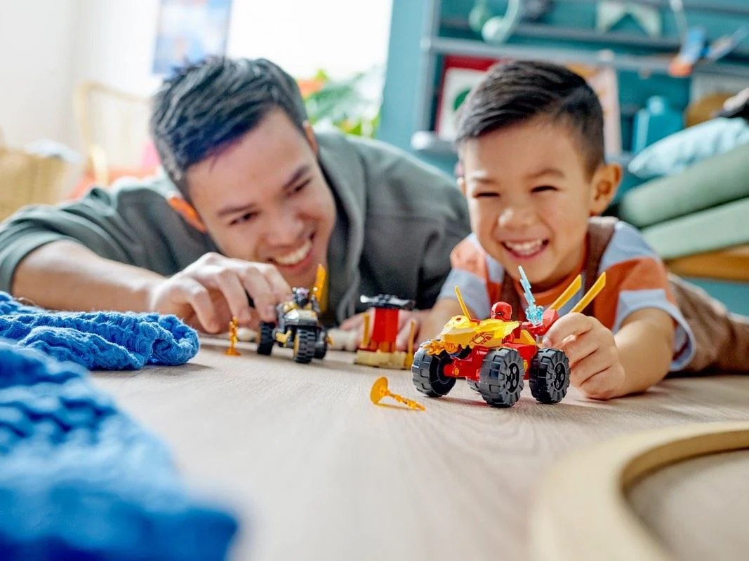 Set de constructie Lego Ninjago Infruntarea dintre Kai si Ras, 103 el. foto