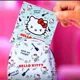 Gentuta de colectie Hello Kitty cu lucruri mici, dragute in interior foto