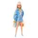 Papusa Barbie Extra in costum albastru foto
