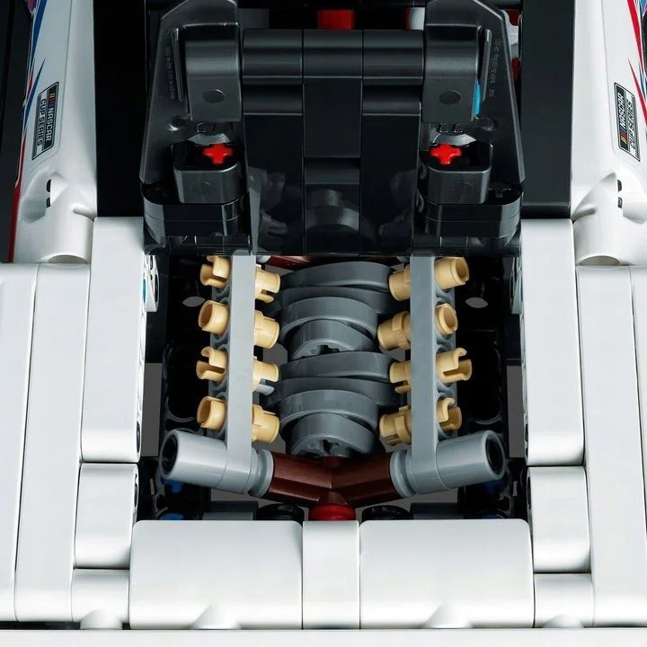 Конструктор Lego Technic Chevrolet Camamro ZL1, 672 эл. foto