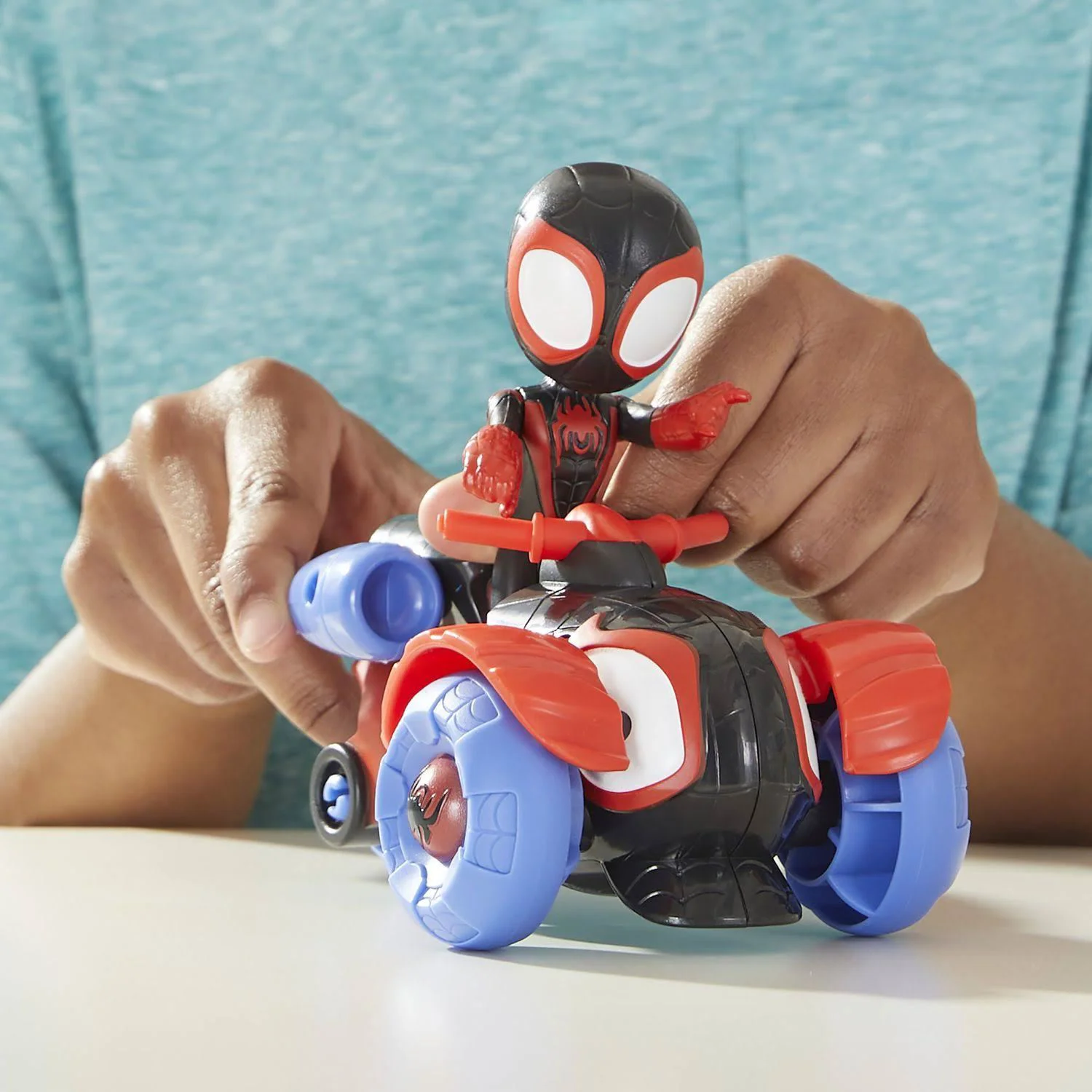 Set de joaca Spider-Man Vehicle and Figure