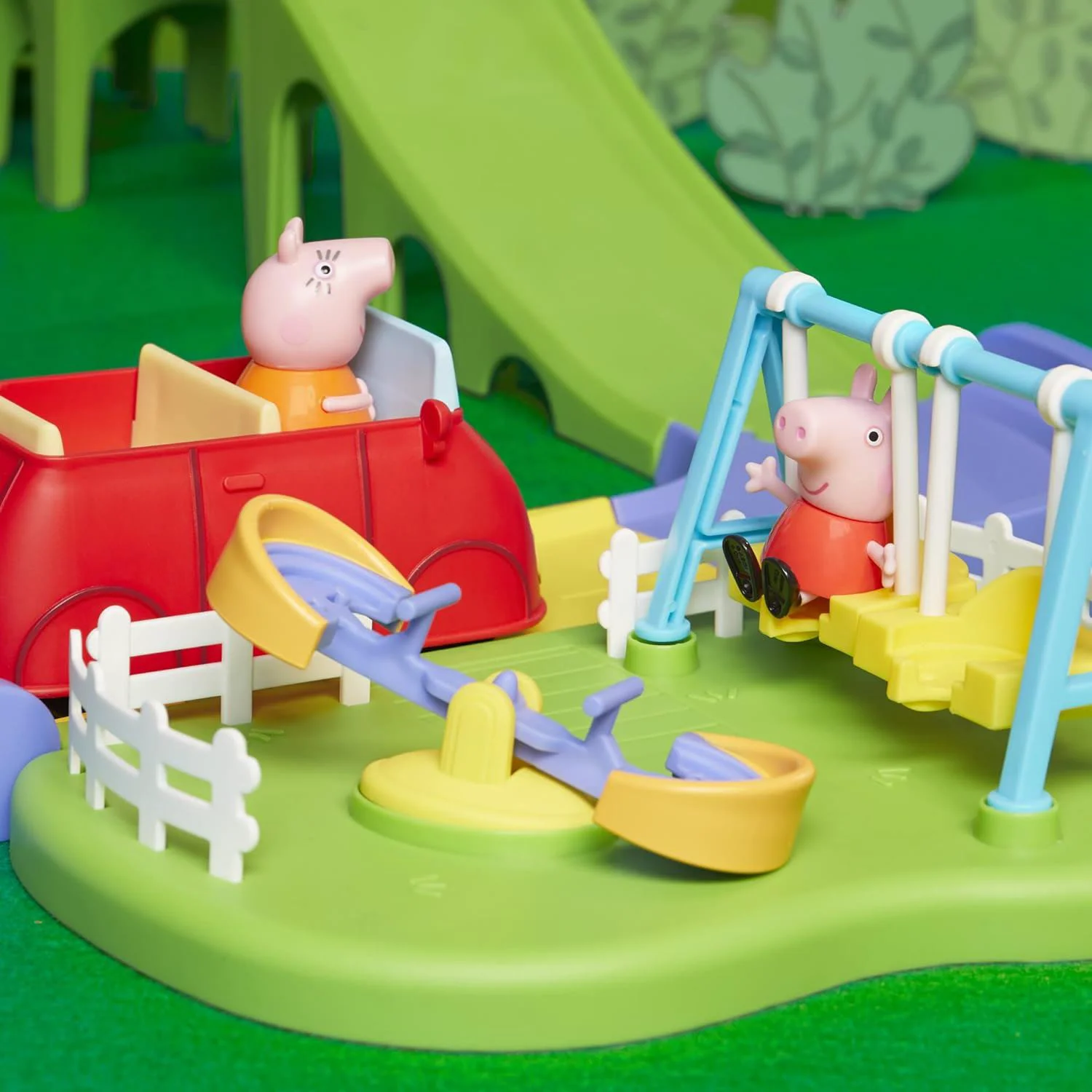 Set de joaca Peppa Pig All Around Peppa's Town Set