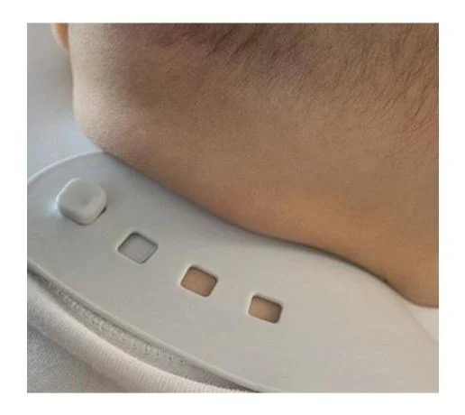 Baveta din silicon moale BabyOno Gri